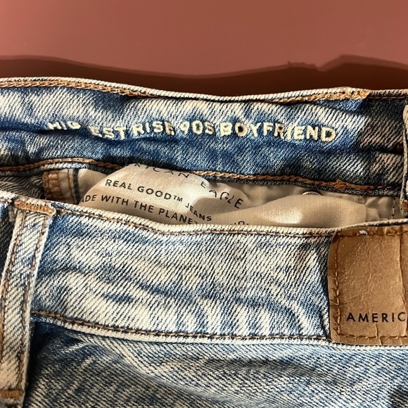 American Eagle Highest Rise Ripped 90S Boyfriend Acid Wash Jeans size 4 - Picture 7 of 8